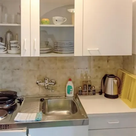1 Bedroom Awesome In Apartment