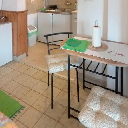 1 Bedroom Awesome In Apartment