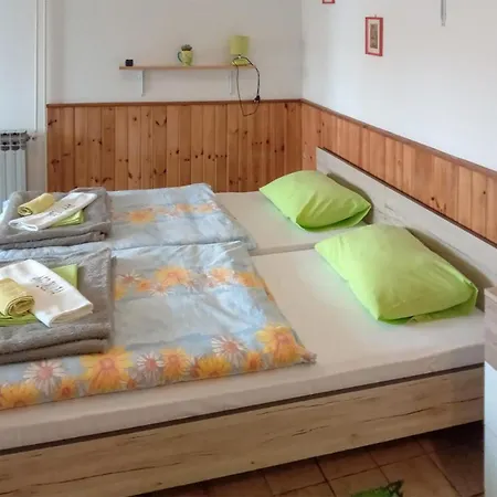 Apartman 1 Bedroom Awesome In